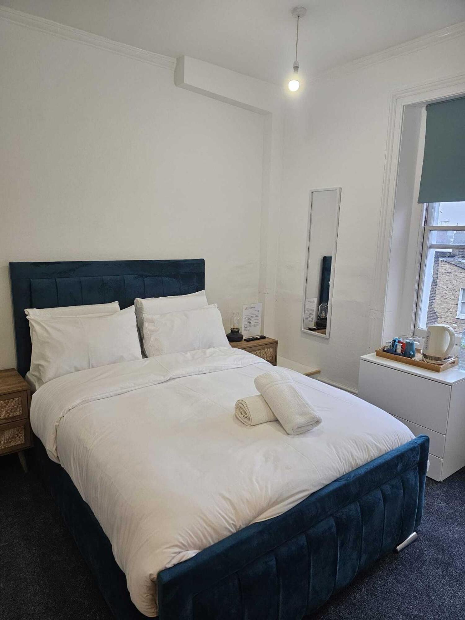 The Chapter- Knightsbridge Suites Londen Kamer foto